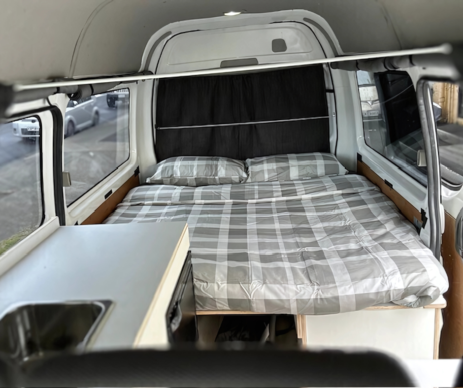 Toyota Hiace (Keri 587)