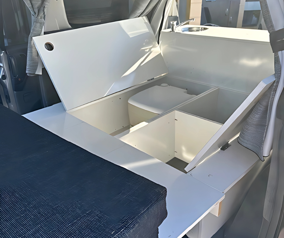 Toyota Estima (Tamaki 107)