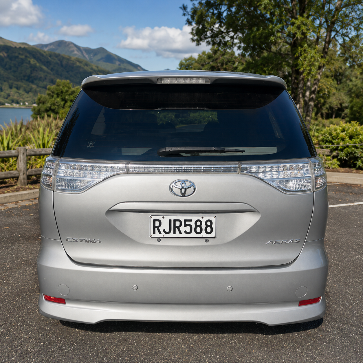 Toyota Estima (Rangi 588)