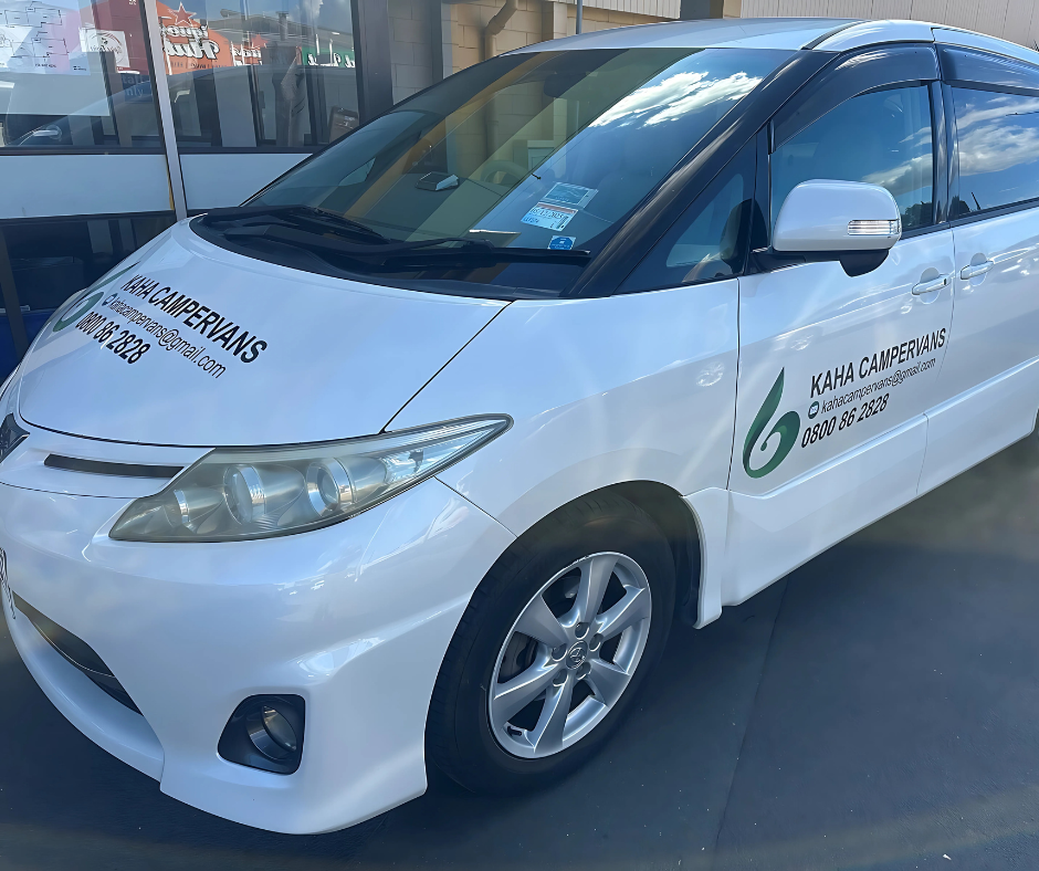 Toyota Estima (Manukau 574)