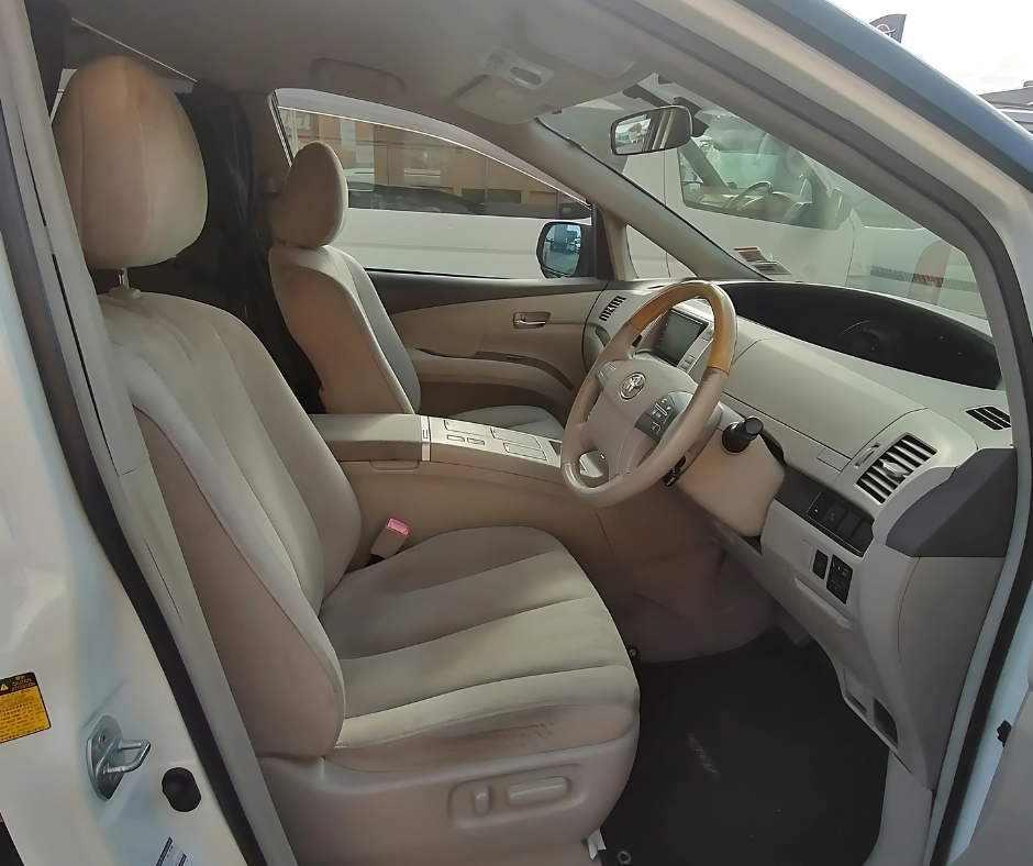 Toyota Estima (Totoka 221)