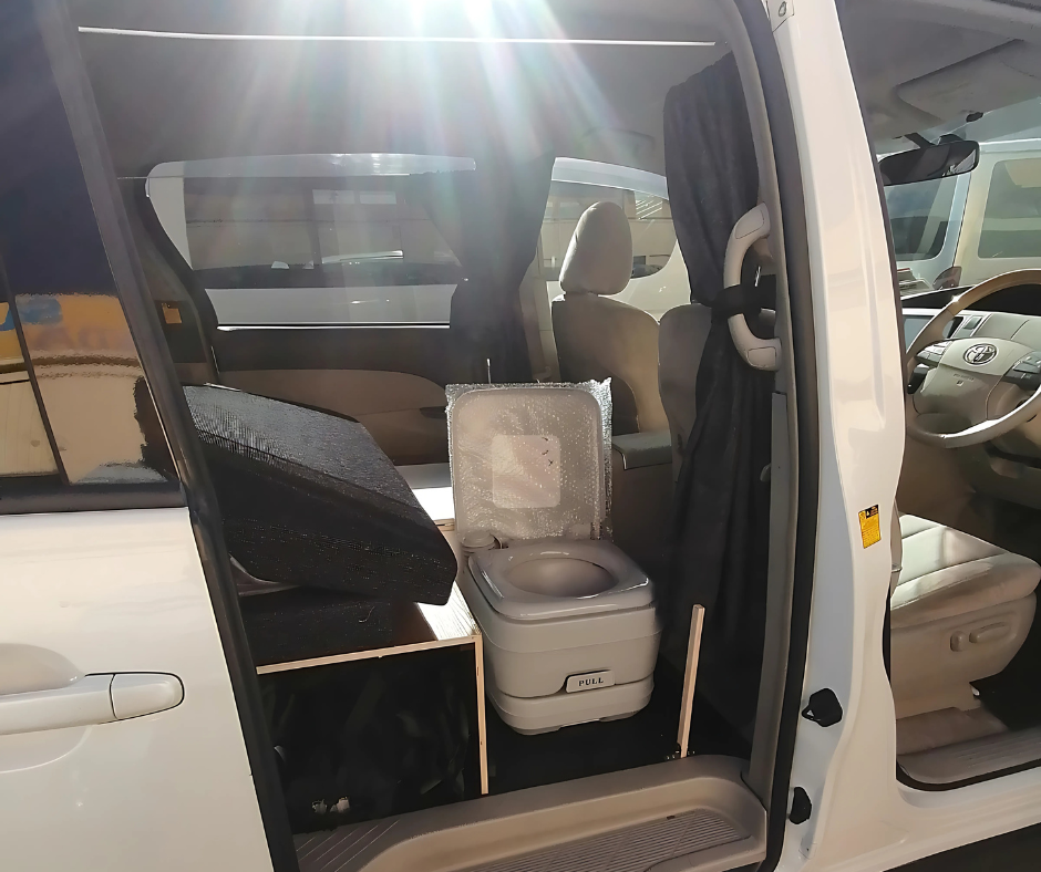 Toyota Estima (Totoka 221)