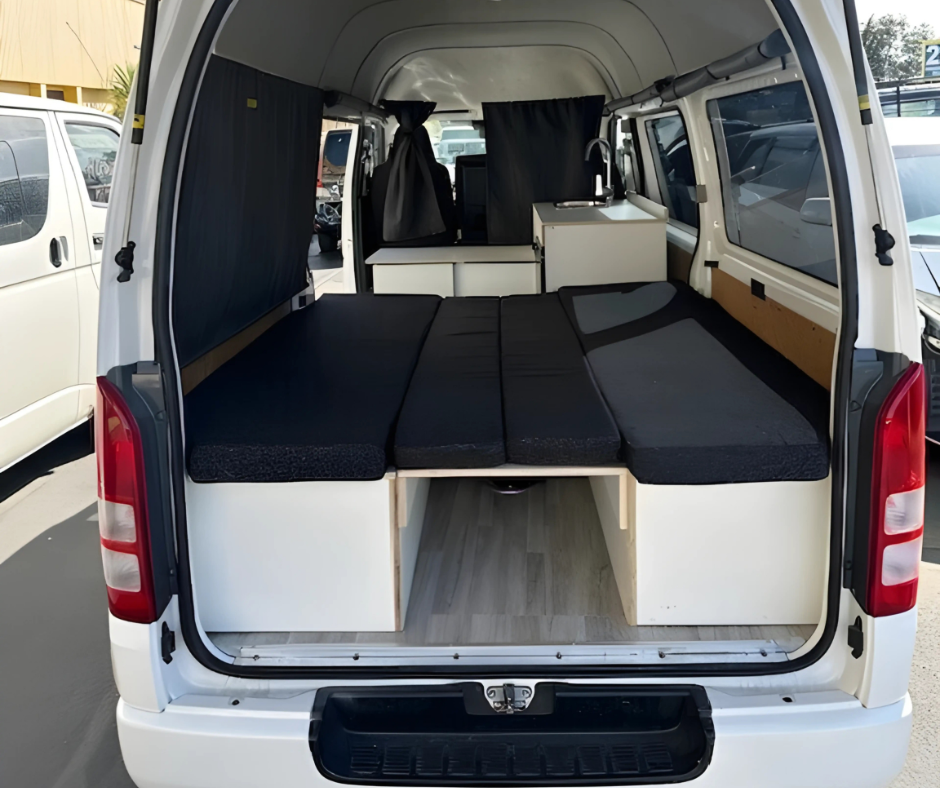 Toyota Hiace (Keri 587)