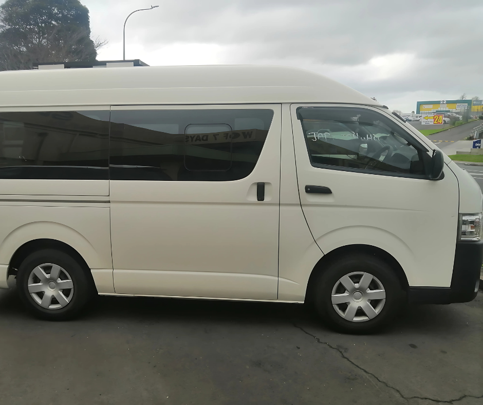Toyota Hiace (Lee Roy 246)