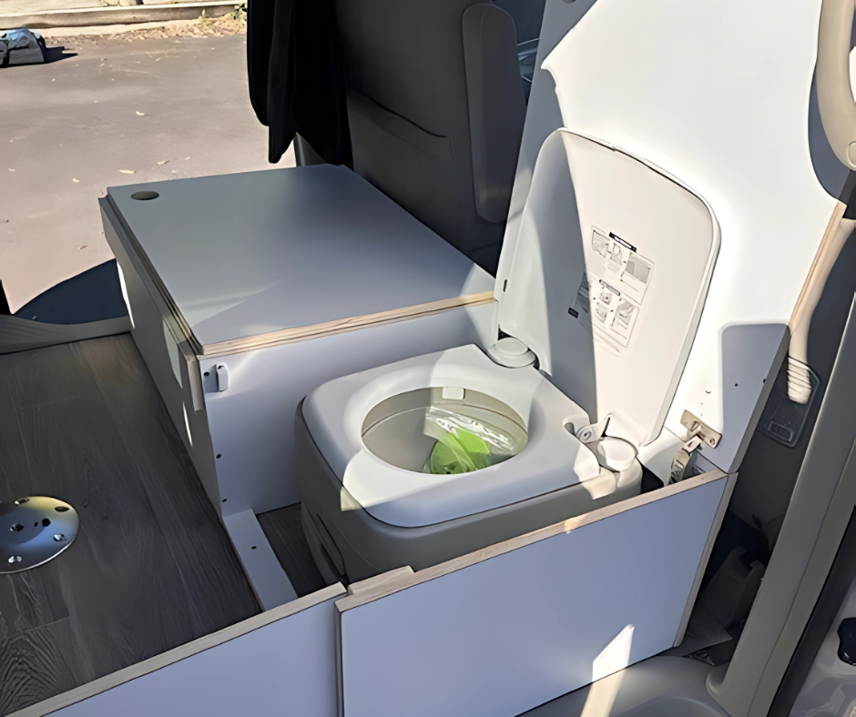 Toyota Estima (Mana 626)