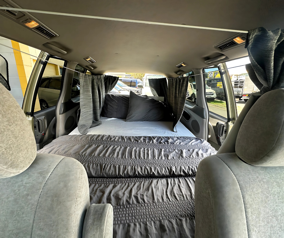 Toyota Estima (Maui 535)