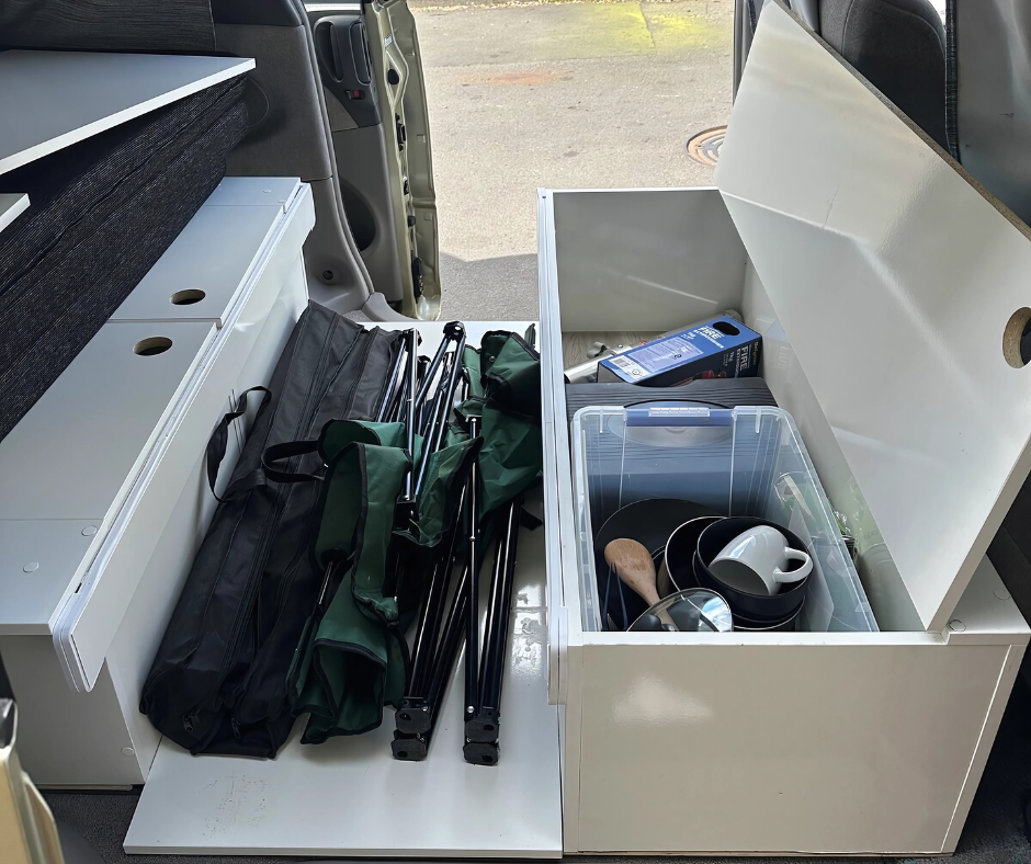 Toyota Estima (Maui 535)