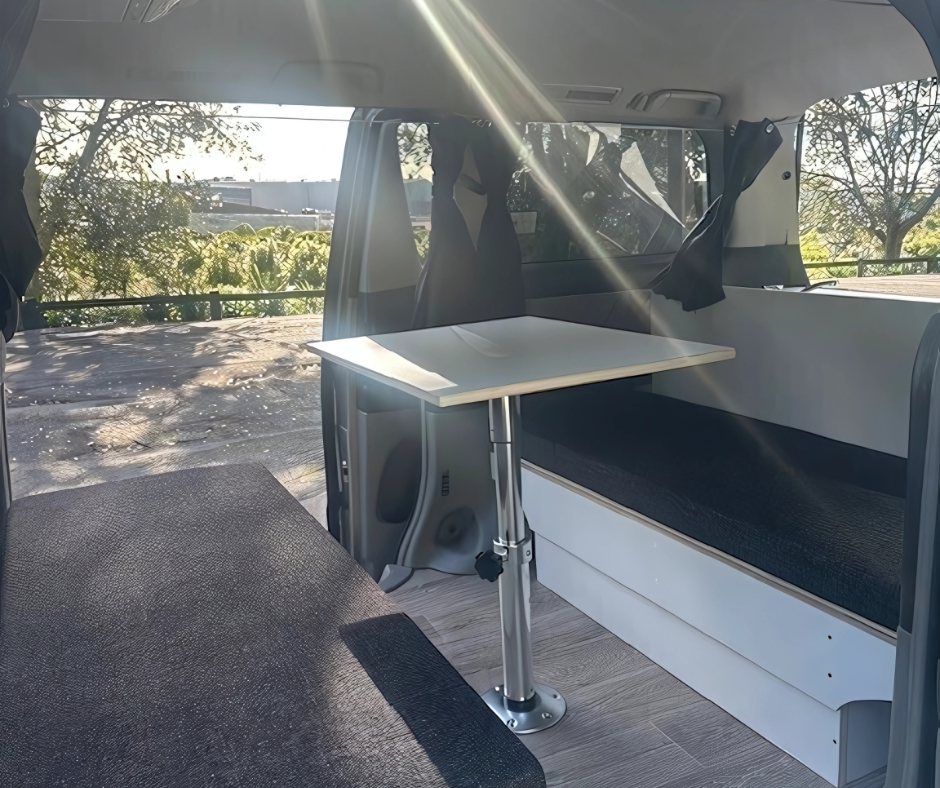 Toyota Alphard (Ranui 425)