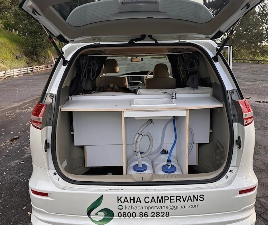 Toyota Estima (Hikoi 894)