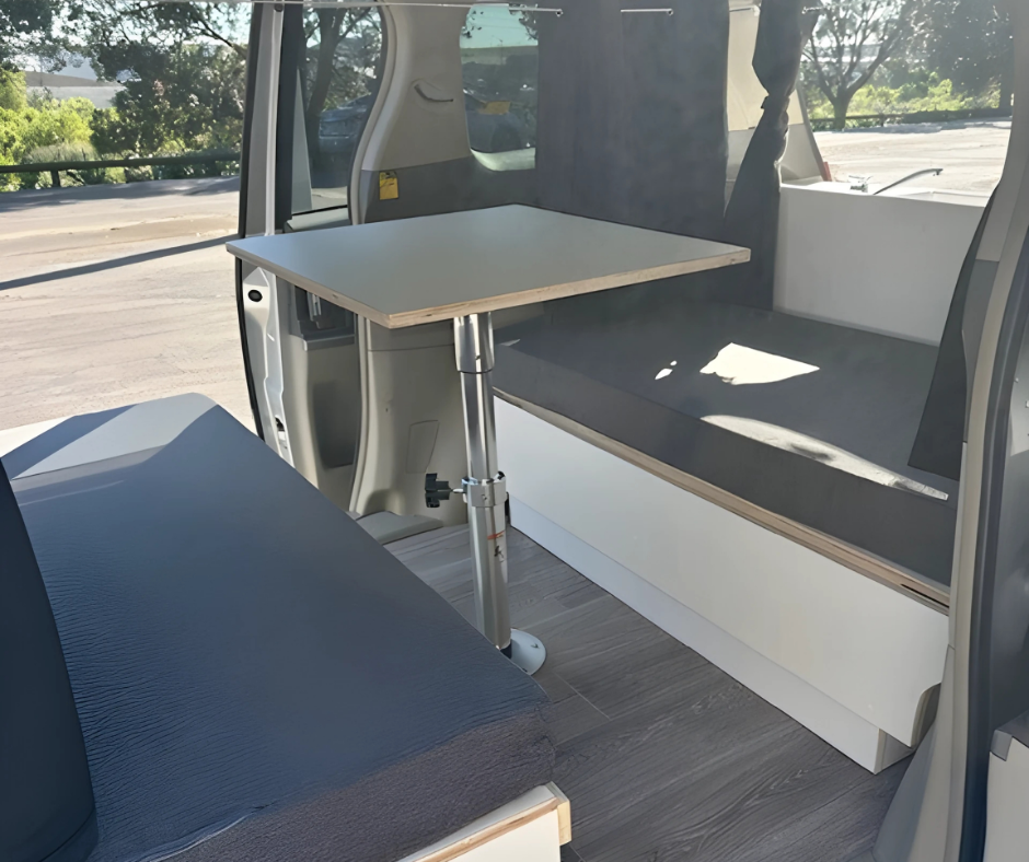 Toyota Estima (Totoka 221)