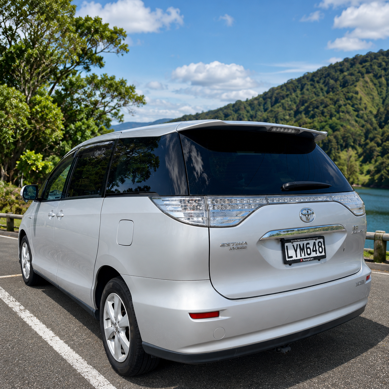Toyota Estima (Hoi 648)