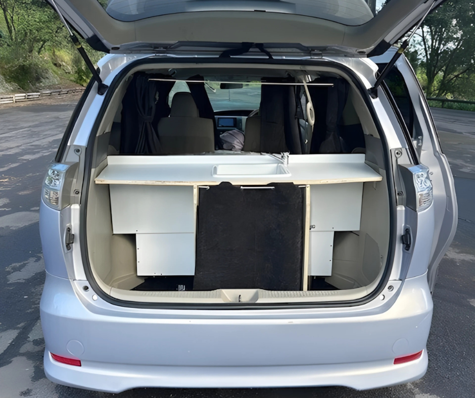 Toyota Estima (Waka 789)