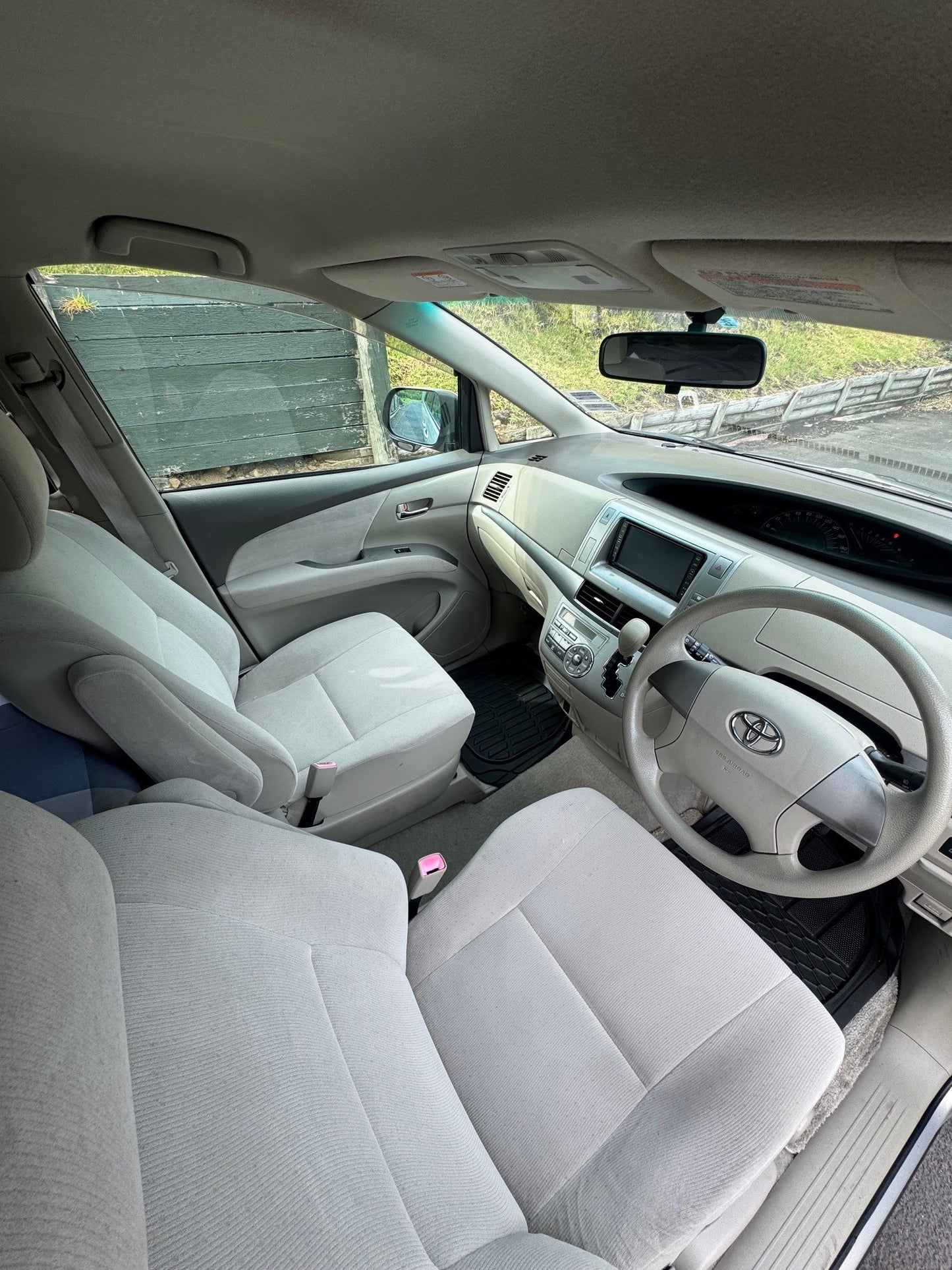 Toyota Estima (Aotea 868)