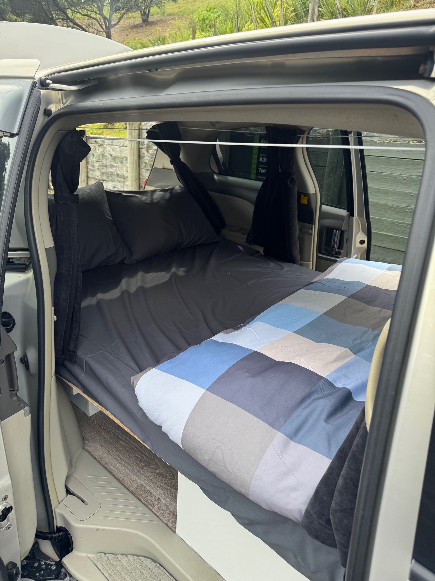 Toyota Estima (Aotea 868)