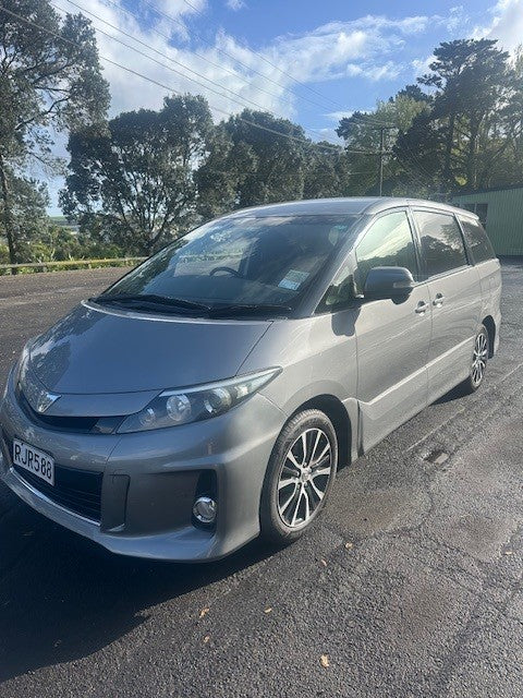 Toyota Estima (Rangi 588)
