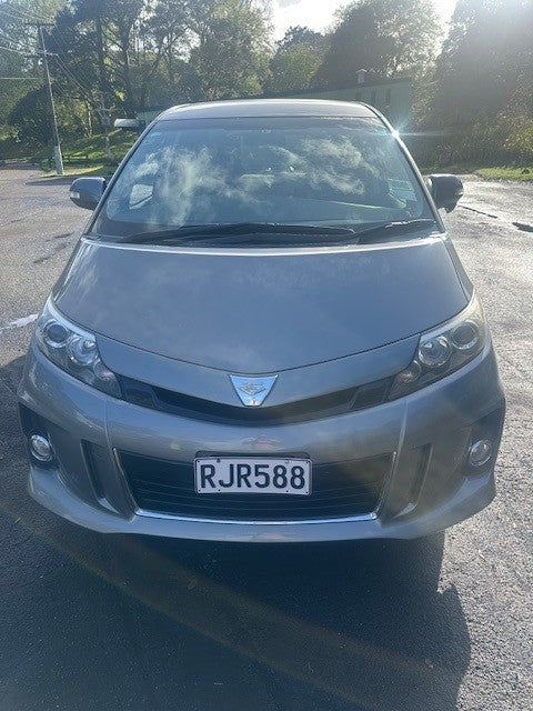 Toyota Estima (Rangi 588)