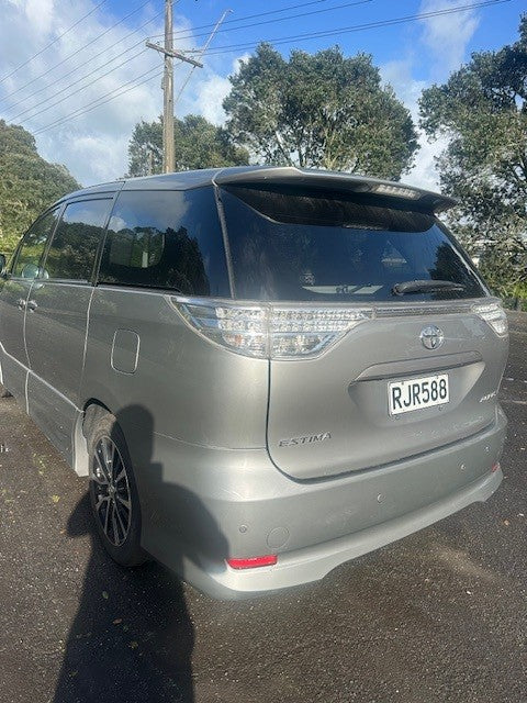 Toyota Estima (Rangi 588)