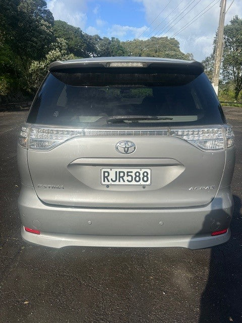 Toyota Estima (Rangi 588)