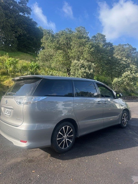 Toyota Estima (Rangi 588)