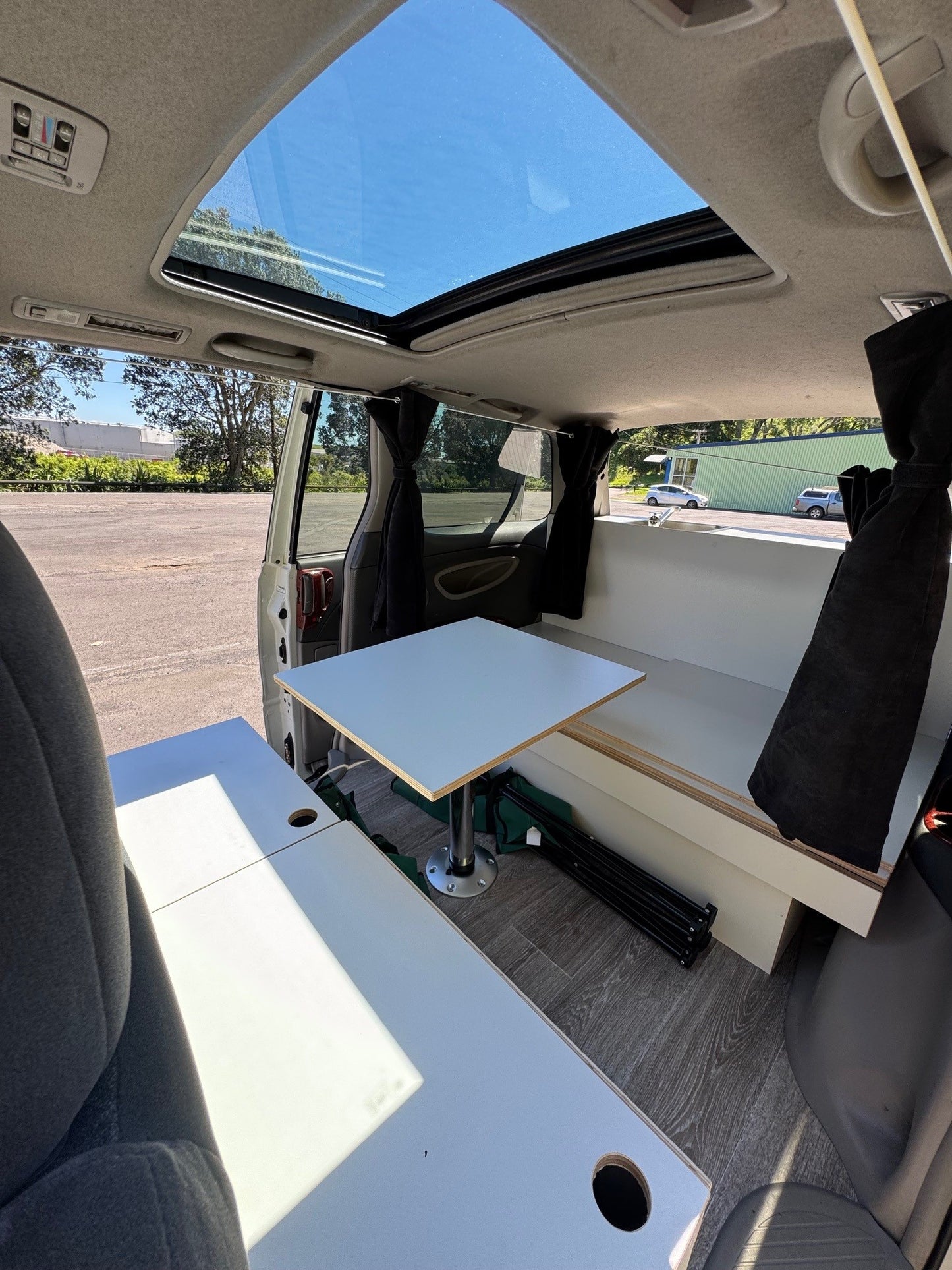 Toyota Estima (Rimu 345)