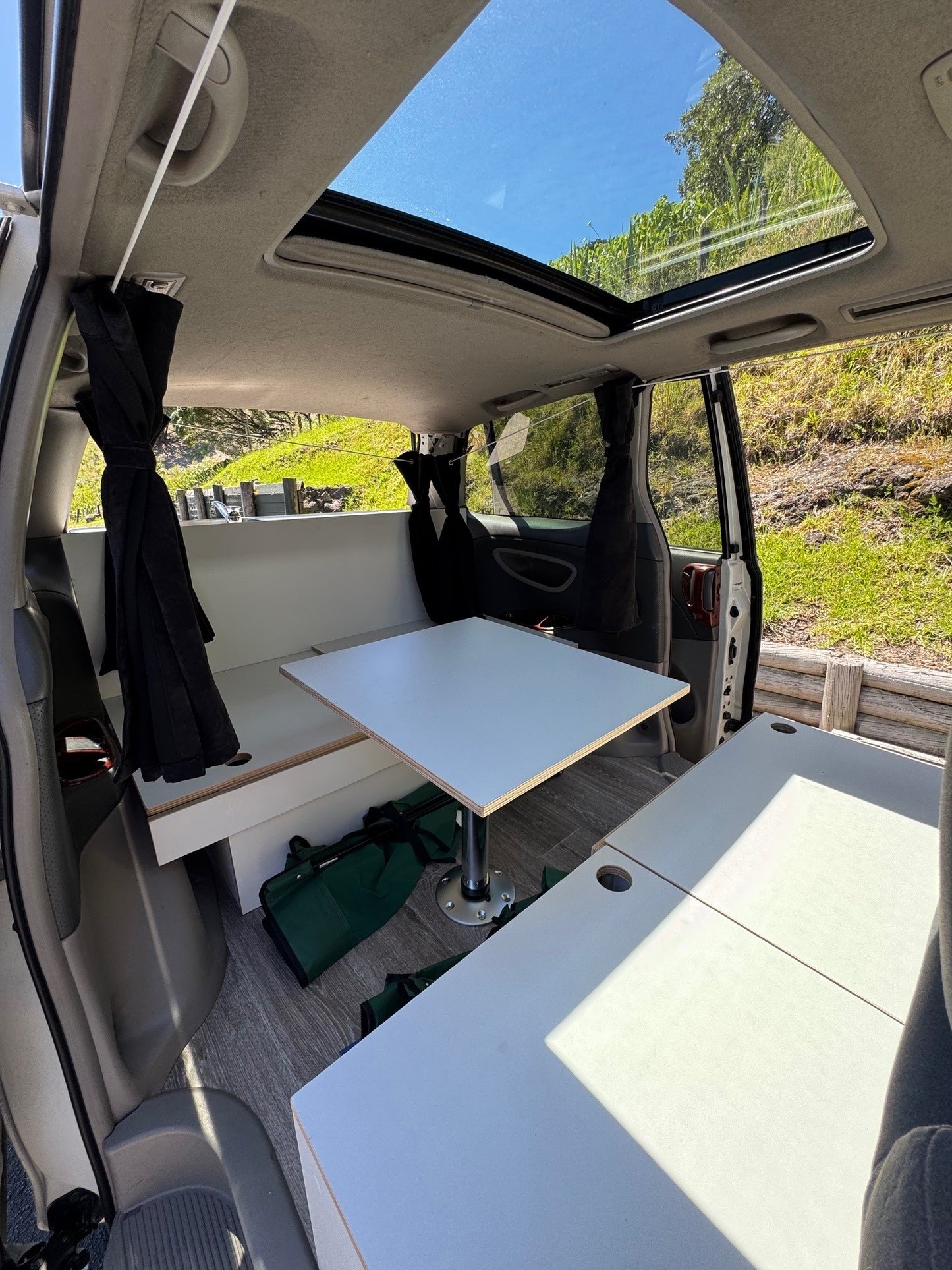 Toyota Estima (Rimu 345)